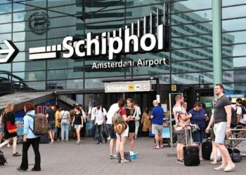 Amsterdam Havalimanı’ndan uyarı: Uçuşları durdurun