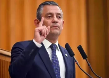 CHP’de Orhan Sarıbal Özgür Özel’e Ateş Püskürdü: